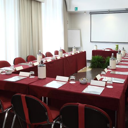 Hotel Sanpi Milano Esterno foto