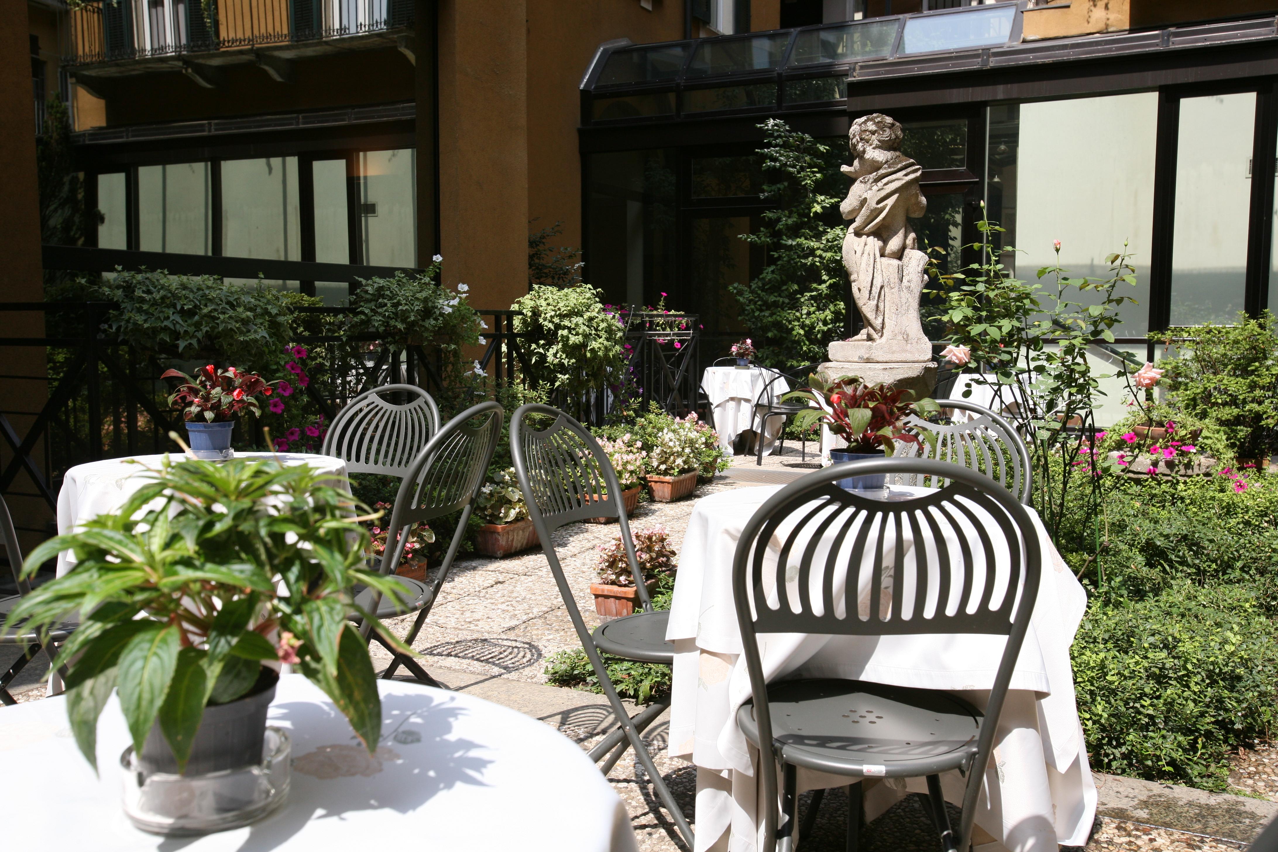 Hotel Sanpi Milano Esterno foto