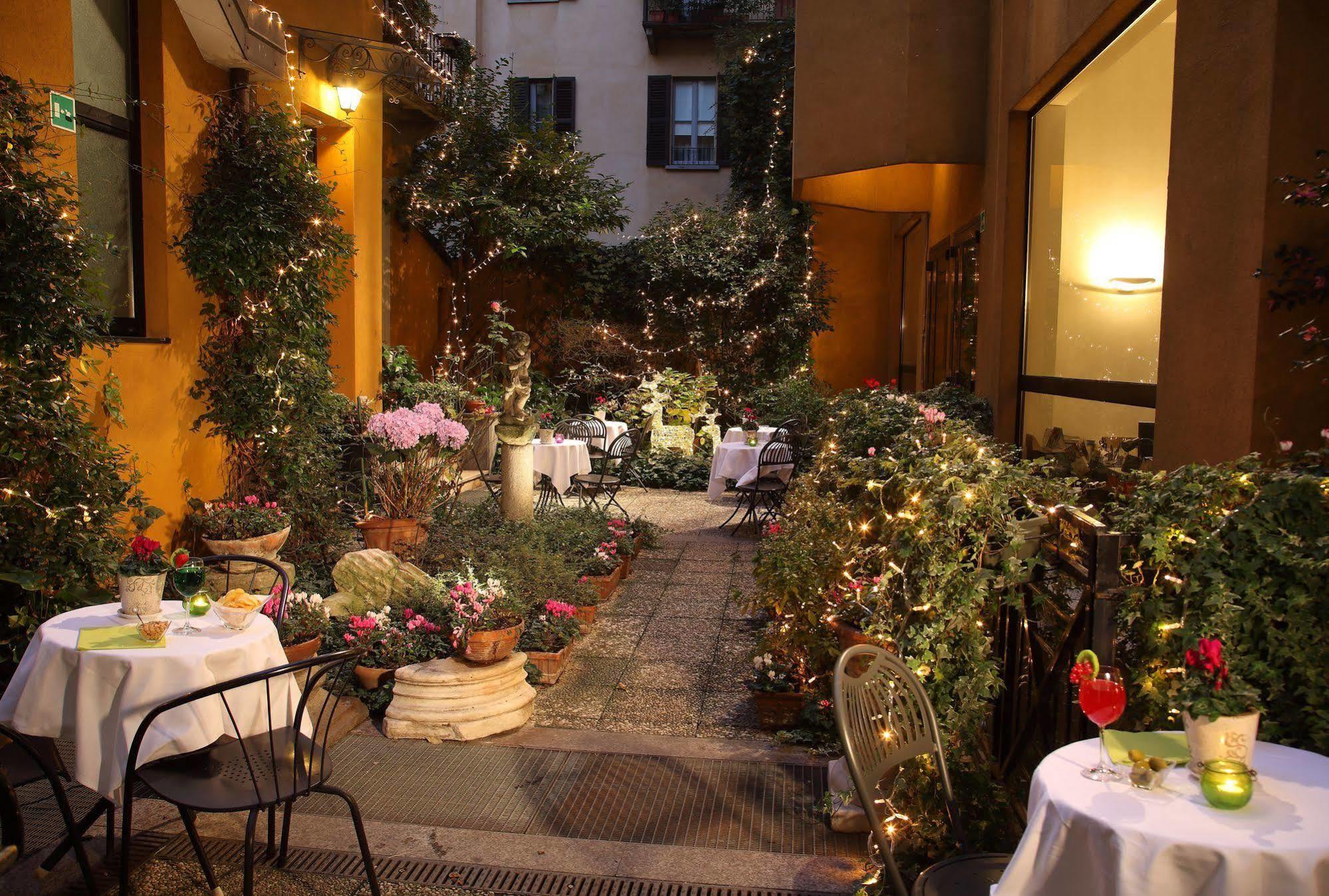 Hotel Sanpi Milano Esterno foto